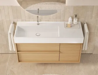 Waschtisch aus der Kollektion Uomo des Herstellers burgbad in der Farbe Eiche Natur.