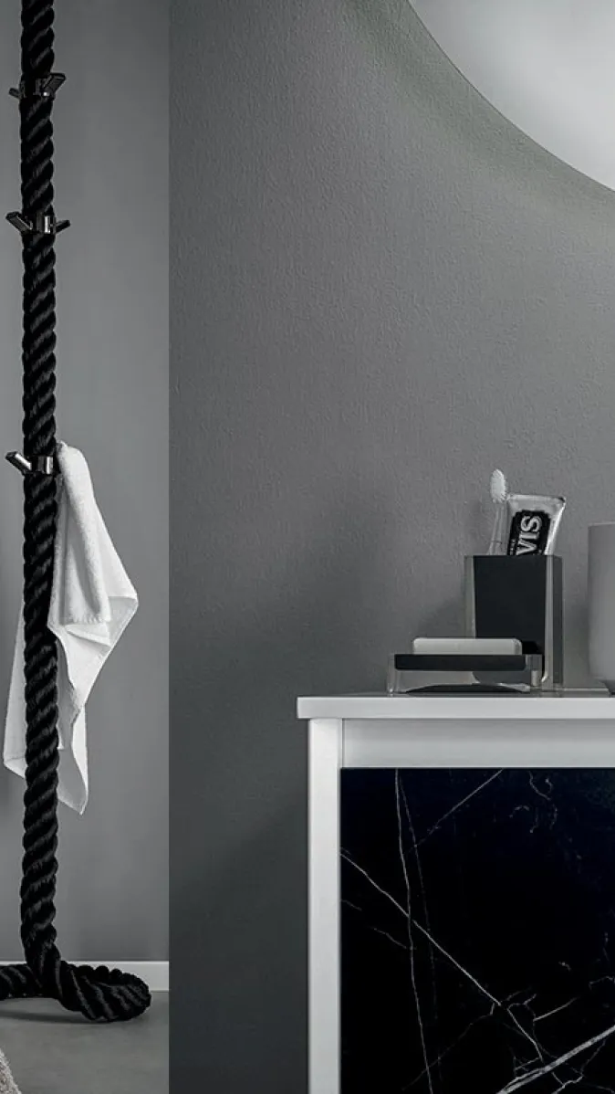 Waschtisch Stocco Iks Up in Marmoroptik.